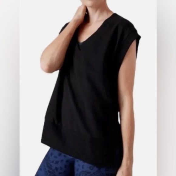 Athleta Tops - Athleta Black Retroterry V Neck Sweatshirt Tee size small NWT